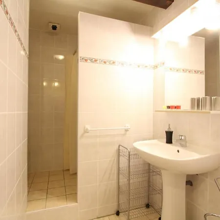 - D'hotes Acoucoula 住宿加早餐酒店 奥尔泰兹