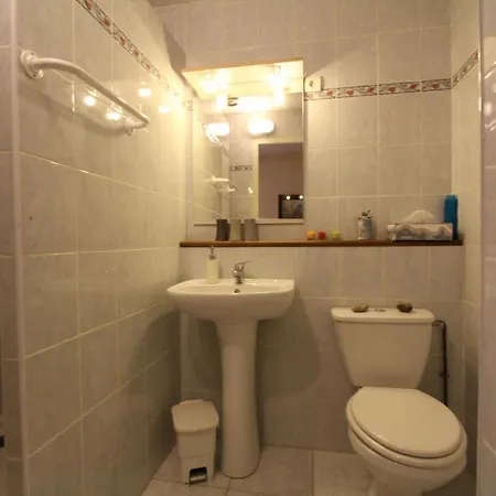 - D'hotes Acoucoula 3*