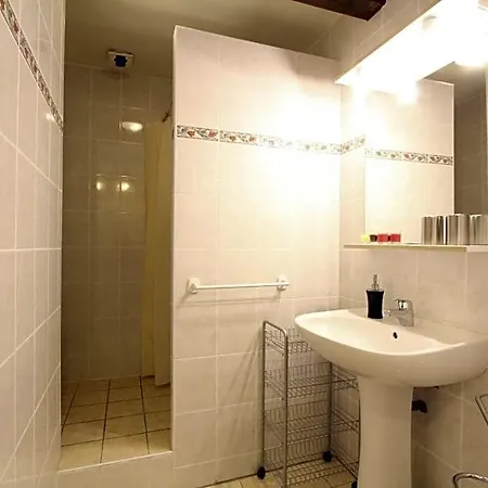 - D'hotes Acoucoula 住宿加早餐酒店 奥尔泰兹