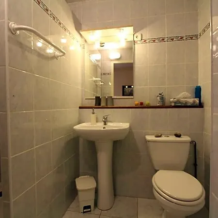 - D'hotes Acoucoula Bed & Breakfast