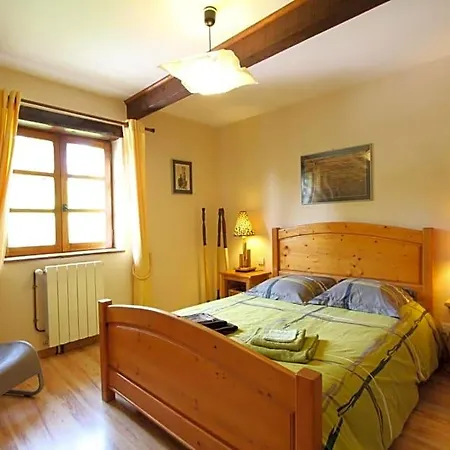 - D'hotes Acoucoula Bed & Breakfast