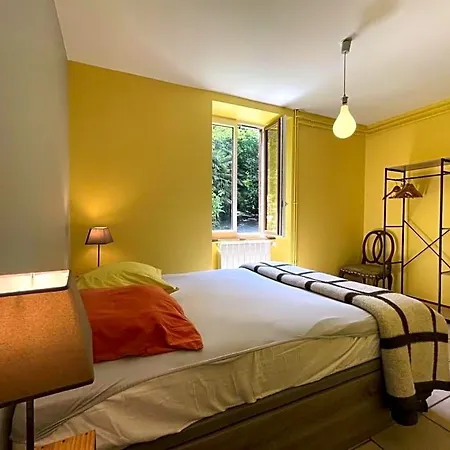 - D'hotes Acoucoula 3*