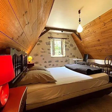 - D'hotes Acoucoula Bed & Breakfast