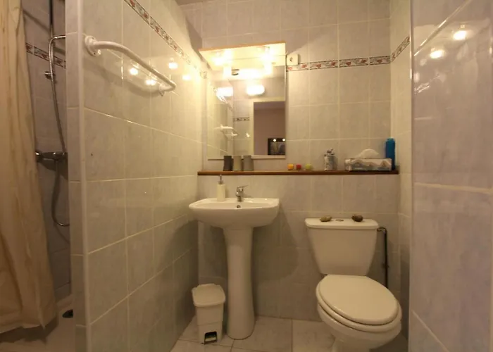 - D'hotes Acoucoula 3*