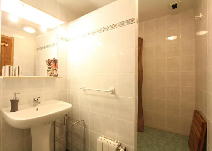 - D'hotes Acoucoula Bed & Breakfast 3*