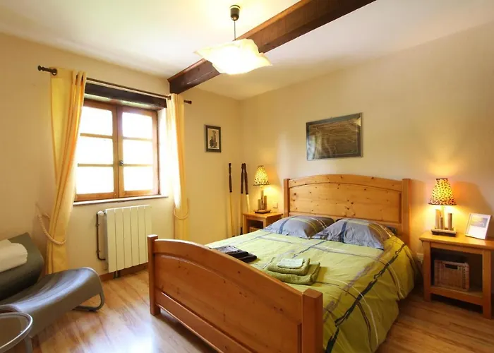 - D'hotes Acoucoula Bed & Breakfast