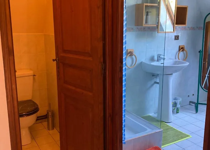 - D'hotes Acoucoula Bed & Breakfast