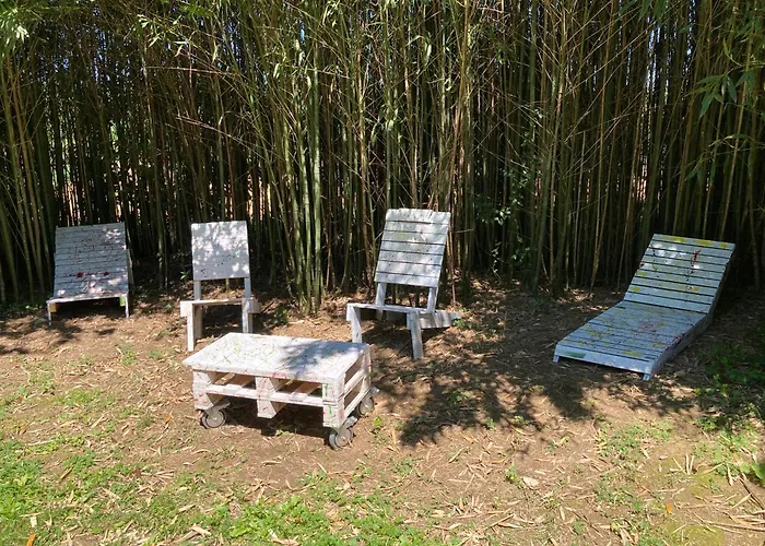 - D'hotes Acoucoula Bed & Breakfast 3*