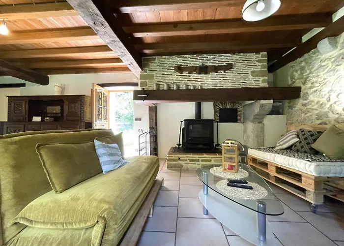 - D'hotes Acoucoula Bed & Breakfast