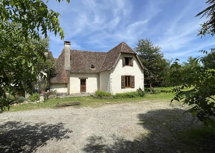 - D'hotes Acoucoula Bed & Breakfast 3*